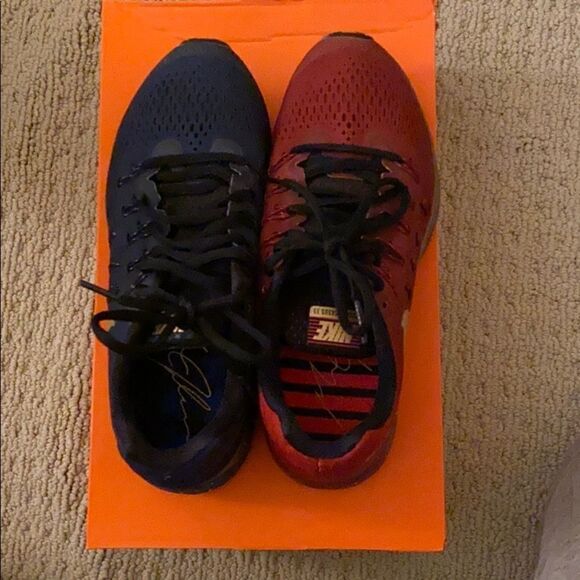 Navy/red limited edition Nike sneaker. Size 7. W - Picture 4 of 12